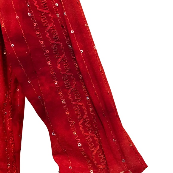 Sami & Jo Red sparkle silver sequins with Red Inset Top Size Petite Large - Picture 3 of 6